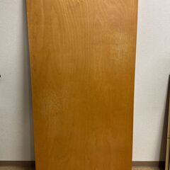 オフィスデスクの画像