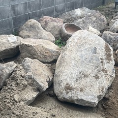 中～大庭石あります （謝礼あり）※ユンボ・ユニック前提の画像