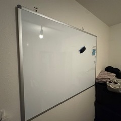 スチールラック・ホワイトボード×2の画像