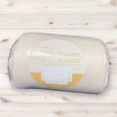 クリーム色 ブランケット 140×200シングル 毛布 フランネル キャンプ用 ひざ掛け 柔らか ふわふわ感 軽量 冬用かけ 保温の画像