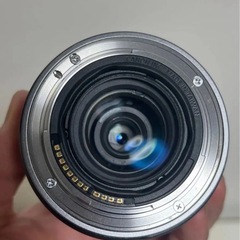 美品　Canon  キャノン RF 24-105 f4-7.1 IS STM の画像