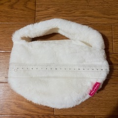 フワもこプチトートの画像