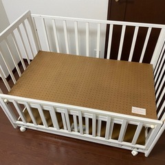 ベビーベッドの画像