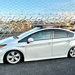 トヨタ プリウスS ZVW30 ホワイトパール サンルーフ ローダウンの画像