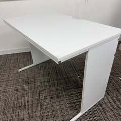 ホワイトデスクの画像