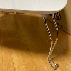 折りたたみテーブル白の画像