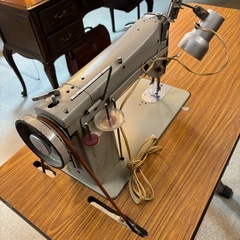 TA2 B622 職業用　足踏み　ミシンの画像