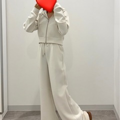 着用したことないです。タグ切ってます。白のGUセットアップ。の画像