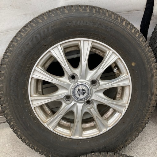 軽トラ、軽バン用スタッドレス　145R12   6Pブリヂストン
