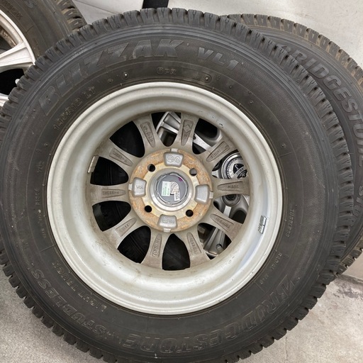 軽トラ、軽バン用スタッドレス　145R12   6Pブリヂストン