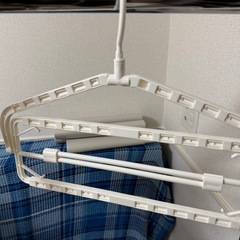 伸縮折りたたみ式バスタオルハンガーの画像