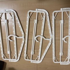 伸縮折りたたみ式バスタオルハンガーの画像