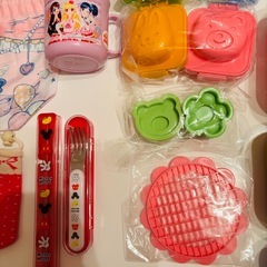 お弁当　セット　コップ　おしぼりケースなどの画像