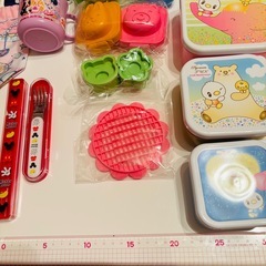 お弁当　セット　コップ　おしぼりケースなどの画像