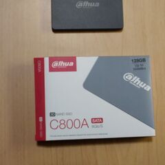 パソコン用のＳＳＤ（１２８GB)単体の画像