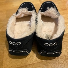 UGG 黒 スエード モカシンの画像