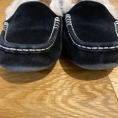 UGG 黒 スエード モカシンの画像