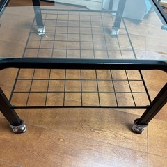 ガラステーブルの画像