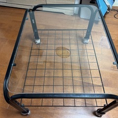 ガラステーブルの画像