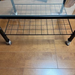 ガラステーブルの画像