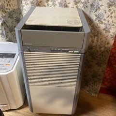 石油ストーブ、加湿器、空気清浄機など、計4点セットでの画像