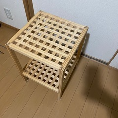 ナチュラル色　サイドテーブルの画像