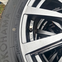 22年製冬タイヤ4本215/60R17の画像