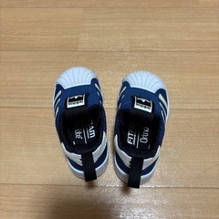 adidasの画像