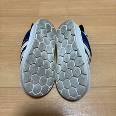 adidasの画像