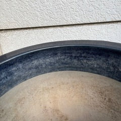 大きな植木鉢　造園家の方、お庭の大きなお家の方、園芸家の方いかがでしょうか　の画像