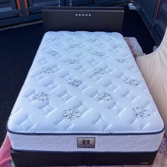 早い者勝ち　引き出し付き　セミダブルベッドの画像