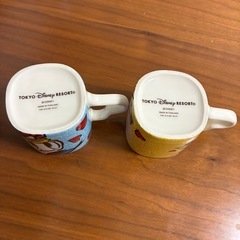 ドナルドとデイジーのペアカップの画像