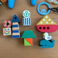 赤ちゃん おもちゃ まとめ売り 知育玩具 ぬいぐるみ ラトル 木のおもちゃ歯固めラトルエドインターミキハウス他の画像