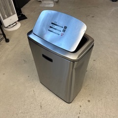 自動ゴミ箱の画像