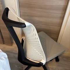 イトーキ サリダ YL6グレー オフィスチェアの画像