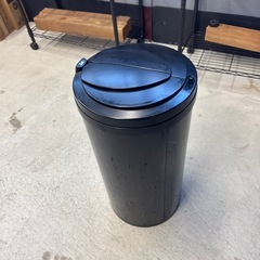 自動ゴミ箱の画像