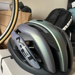 MET Trenta 3K Carbon ヘルメット MIPS Mサイズの画像