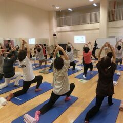 正月太りを解消する「背伸ばし体操ダイエット★ダイヤフラムブレス」の画像