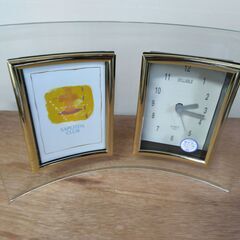 時計、フォトフレーム、鏡付きティッシュケースの画像