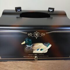 時計、フォトフレーム、鏡付きティッシュケースの画像