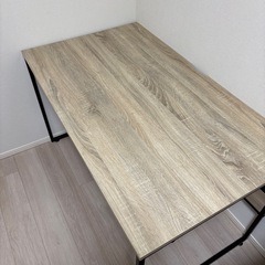 Lowyaテーブルの画像