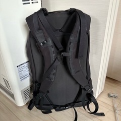 早い者勝ち　アークテリクス　訳あり(チャック壊れてる)の画像