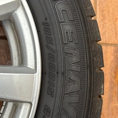 185/60R15 スタッドレス４本セットの画像
