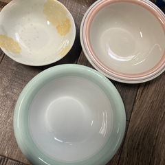 お皿いろいろの画像