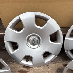 ハイエース純正ホイールキャップの画像