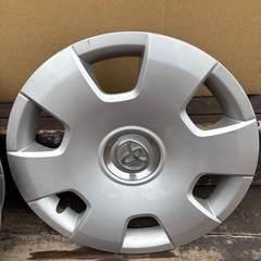 ハイエース純正ホイールキャップの画像