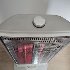 【お届けも可能です】電気ヒーター　YAMAZENカーボンヒーター　持ち運び暖房の画像