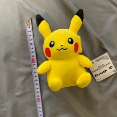 ピカチュウぬいぐるみの画像