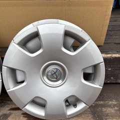 ハイエース純正ホイールキャップの画像