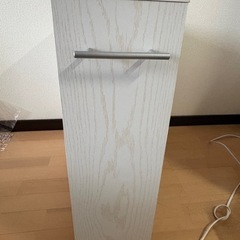 キャスター付き棚の画像